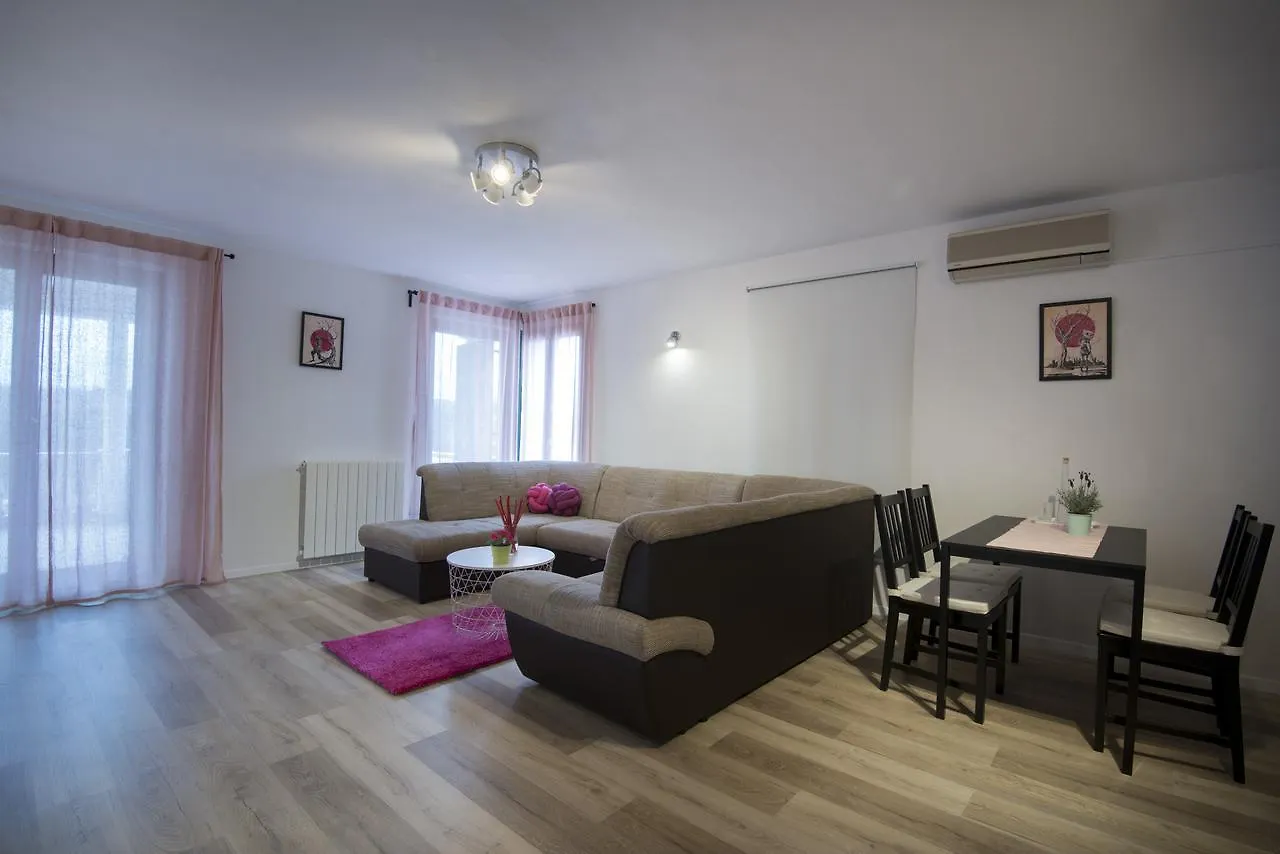 Apartment Blazenka Πούλα